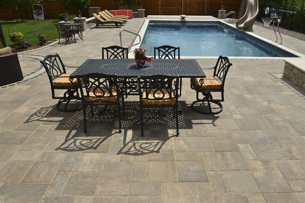 UNILOCK-Beacon-HIll-Flagstone, Pool