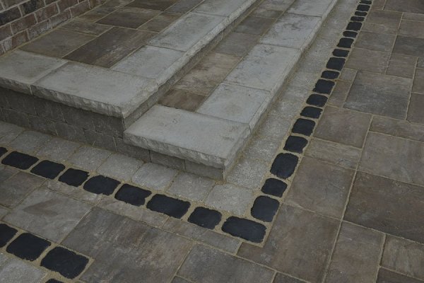 UNILOCK-Becon-Hill-Flagstone,-Courtstone