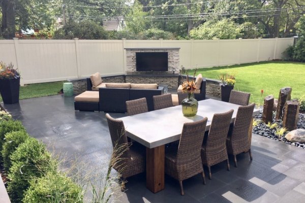 Outdoor Entertaining, Unilock Rivercrest Wall