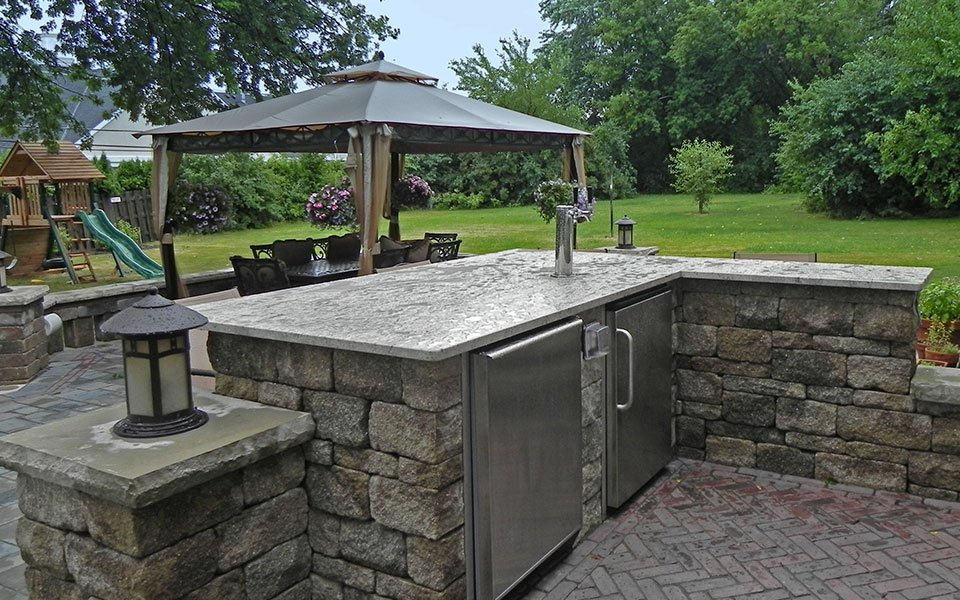 outdoor-kitchens